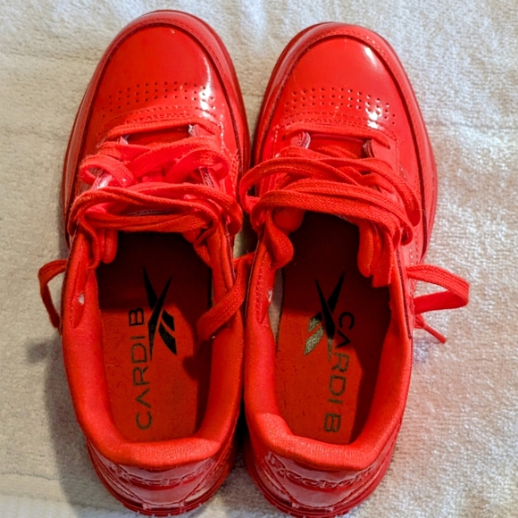 Reebok CARDI B Women's Classic Red Shoes Sneakers Lightly Worn FZ5219 - Picture 4 of 7
